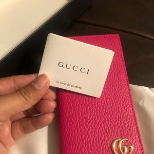 Gucci card holder/phone holder